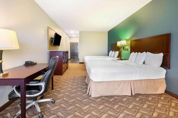 Workspace - La Quinta Inn & Suites by Wyndham Longview North