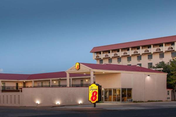 Super 8 by Wyndham Lubbock Civic Center North