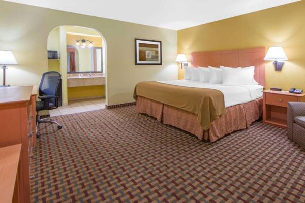 Workspace - Days Inn by Wyndham Lubbock South