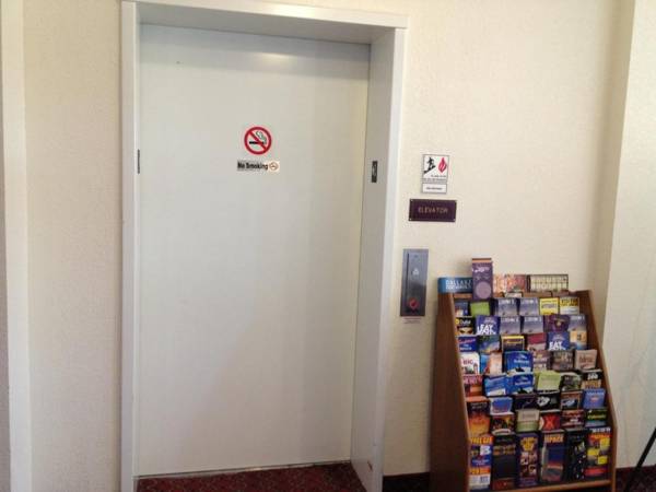 Howard Johnson by Wyndham Lubbock TX