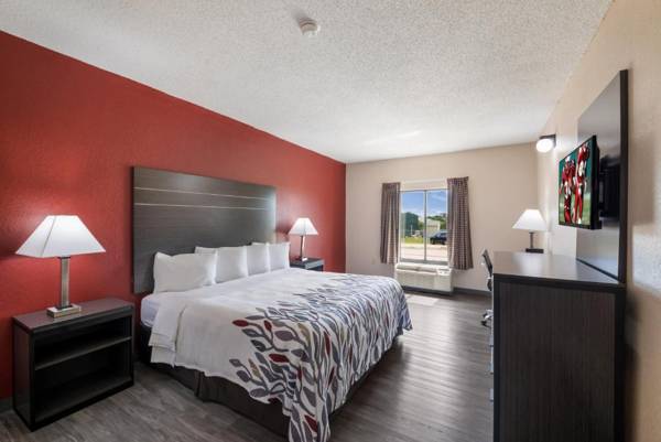 Red Roof Inn & Suites Austin East - Manor