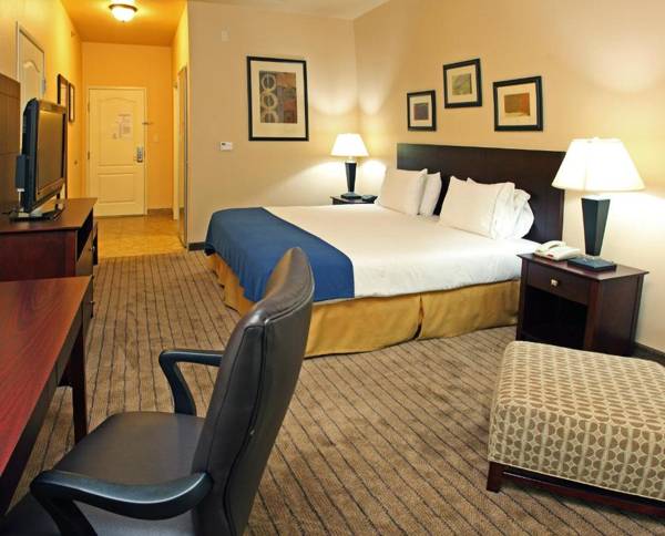 Holiday Inn Express Hotel & Suites Marshall an IHG Hotel