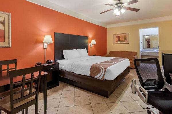 Workspace - Quality Inn & Suites at The Outlets Mercedes/Weslaco