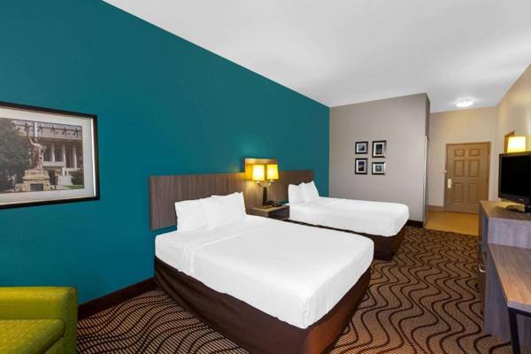 La Quinta by Wyndham Midland North
