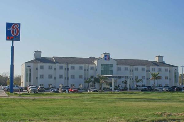 Motel 6-Mission TX