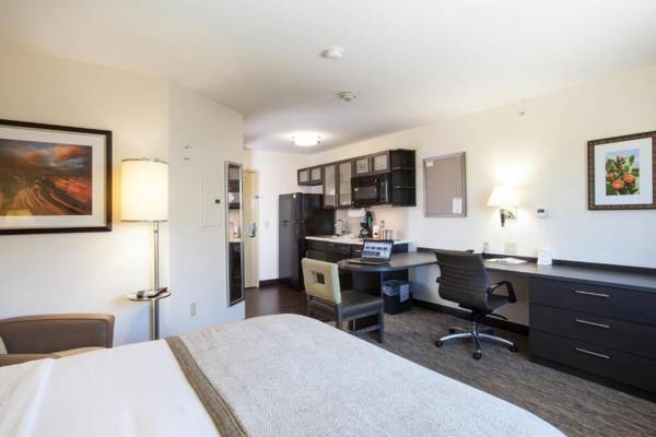 Workspace - Candlewood Suites New Braunfels an IHG Hotel