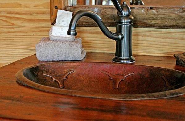 Hideout on the Horseshoe