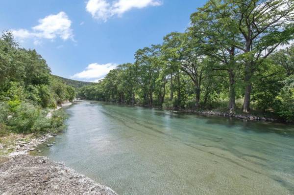 Guadalupe River Rock Retreat RR 9740