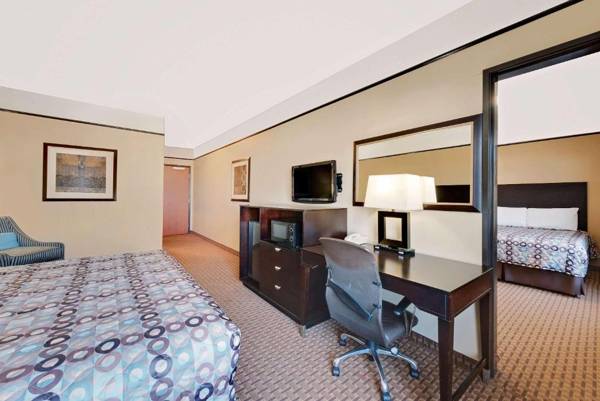 Workspace - Super 8 by Wyndham Odessa TX