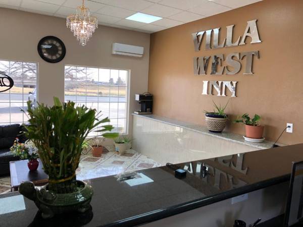 Villa West Inn