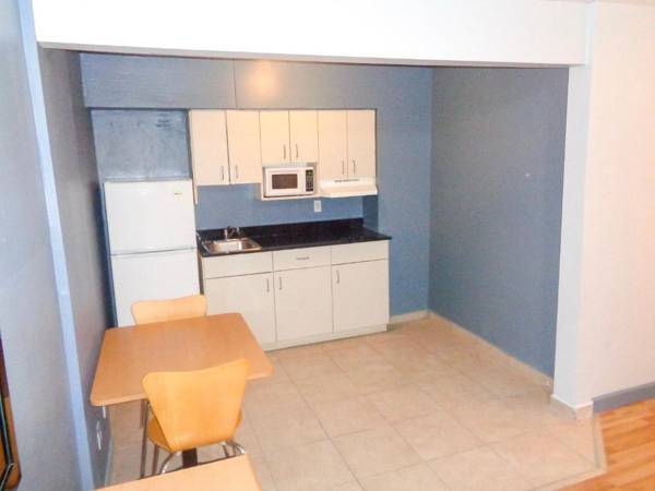 HomeTowne Studios by Red Roof Odessa