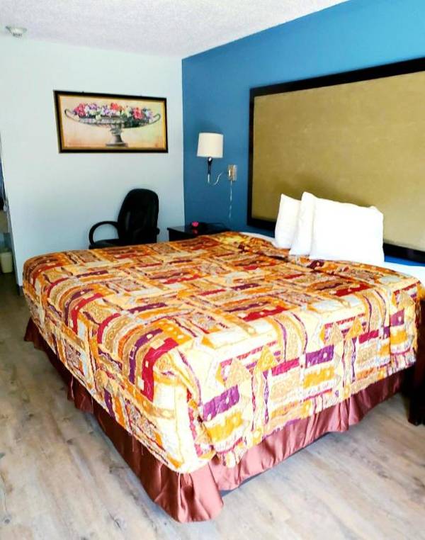 Best Price Motel & Suites