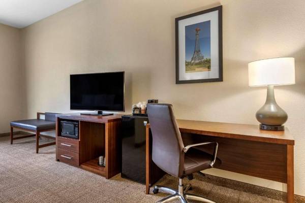 Workspace - Comfort Inn & Suites Paris