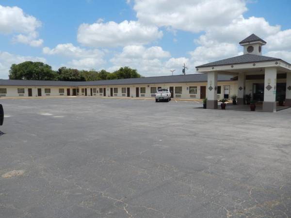 Executive Inn Pearsall