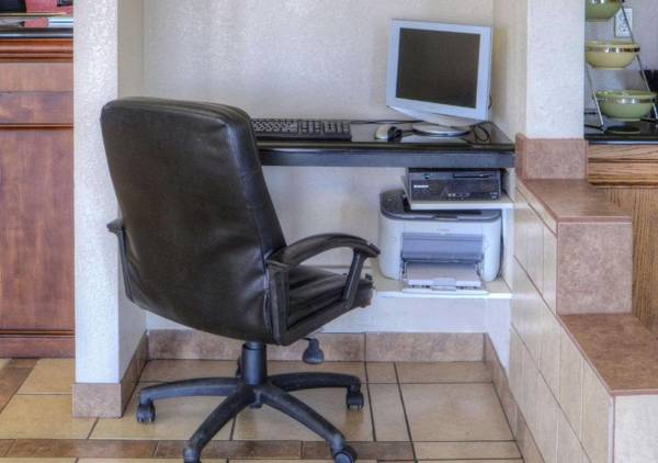 Workspace - Quality Inn & Suites