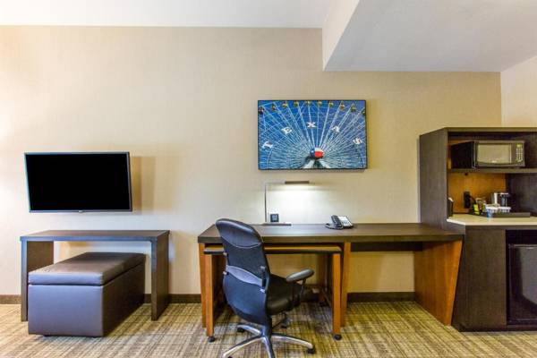 Workspace - Cambria Hotel Plano - Frisco