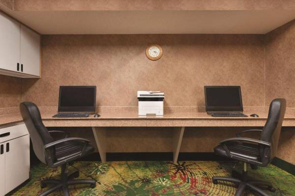 Workspace - Country Inn & Suites by Radisson Portland TX