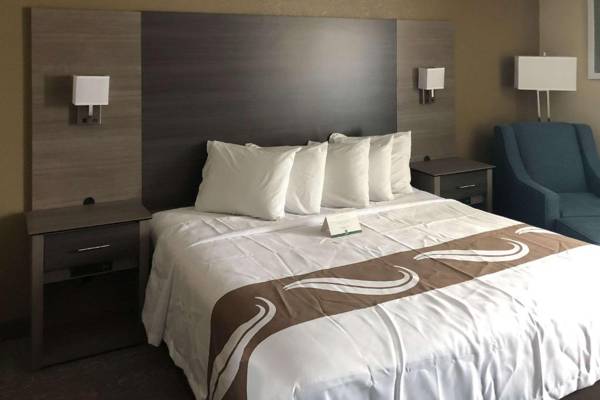 Quality Inn & Suites Roanoke - Fort Worth North