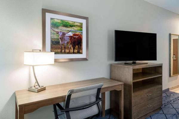 Workspace - La Quinta Inn & Suites by Wyndham Round Rock East