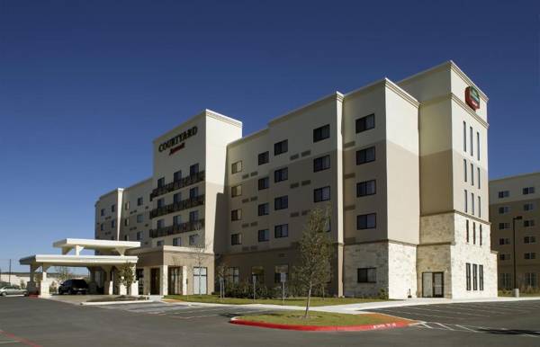 Courtyard by Marriott San Antonio Six Flags at The RIM