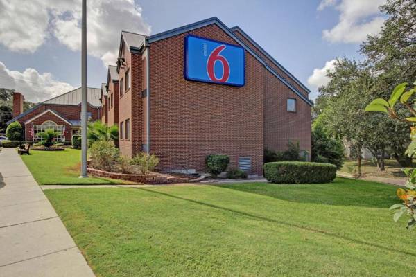Motel 6-San Antonio TX - Medical Center South