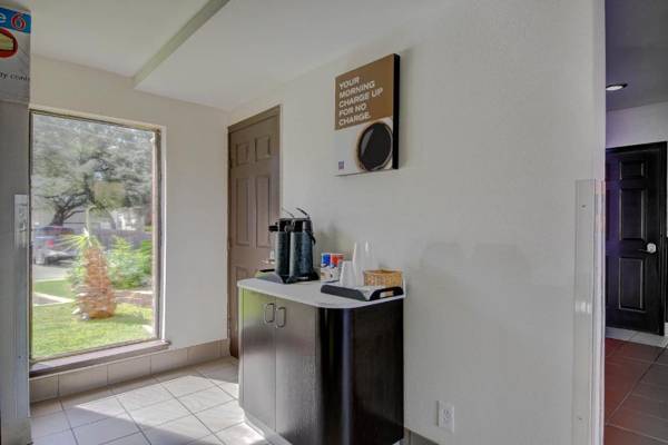 Motel 6-San Antonio TX - Medical Center South