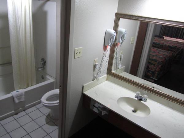 Hallmark Inn and Suites