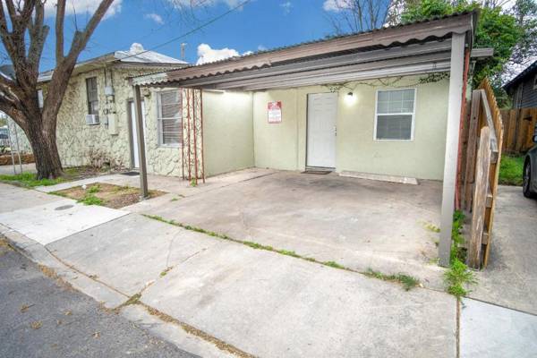 Virginia #A Cozy 2BA/1BA near Downtown Sleeps 8