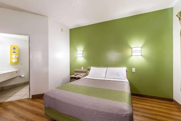 Motel 6-San Antonio TX - South