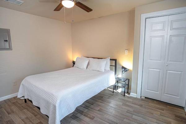 Nice 3B 2BA Near Downtown 2 Min AtandT Center