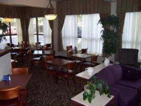 Clarion Pointe by Choice Hotels San Antonio