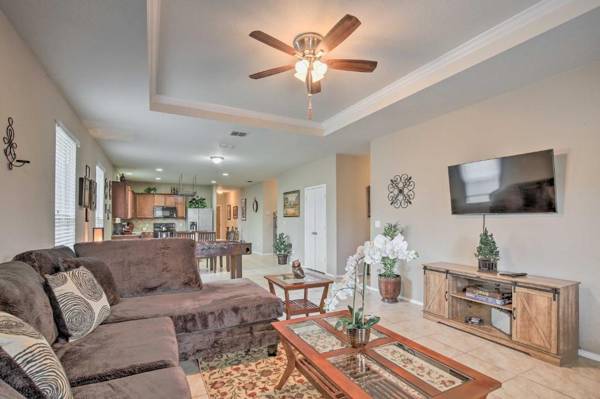 San Antonio Abode Near Golf Shops and Dining!