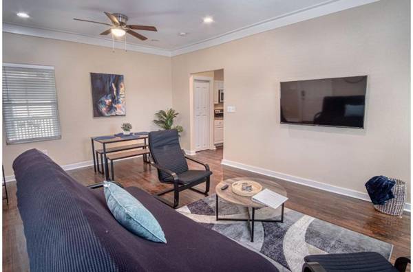 Fabulous Newly Renovated 2Br1Ba Near Downtown