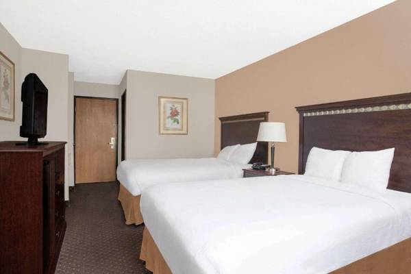 Baymont Inn & Suites by Wyndham San Marcos