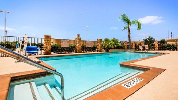 Best Western Plus Seabrook Suites