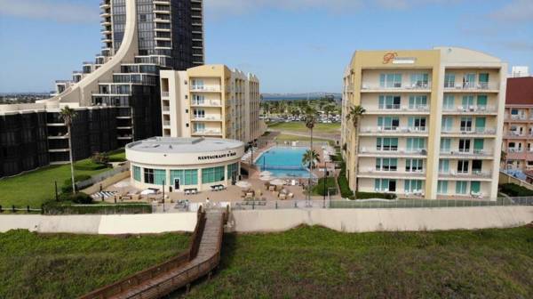 Peninsula Island Resort & Spa