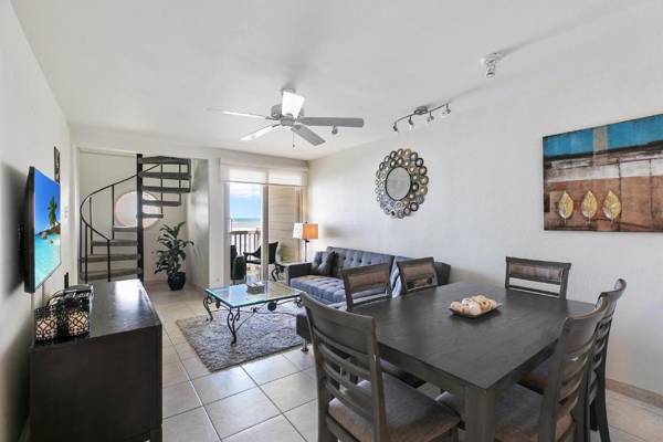 Listen to the waves break! Beachfront condo shared pools in beautiful resort