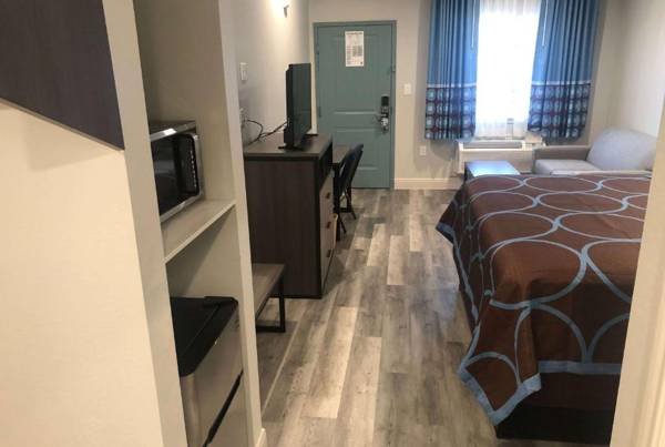 Super 8 by Wyndham Spring/North Houston