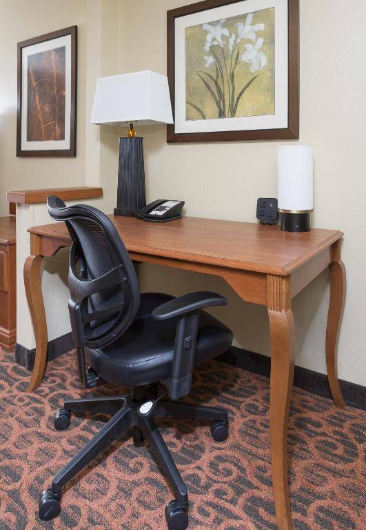 Workspace - Hampton Inn Houston Stafford