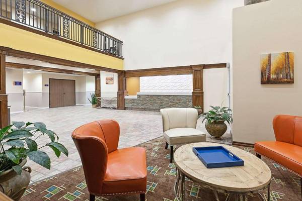 Days Inn & Suites by Wyndham Sulphur Springs