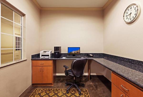 Workspace - Candlewood Suites - Texas City an IHG Hotel