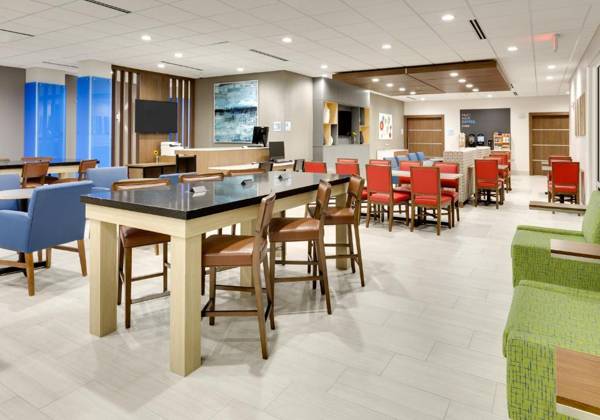 Holiday Inn Express & Suites - Plano - The Colony an IHG Hotel