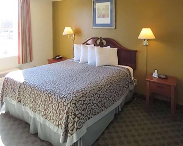 Rose City Inn & Suites