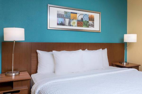 Fairfield Inn & Suites Victoria