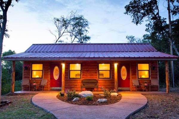 Cabin 1 Rental 15 minutes from Magnolia and Baylor