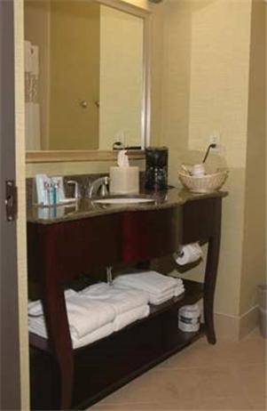 Hampton Inn and Suites Waxahachie