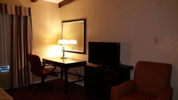 Workspace - Executive Inn and Suites Waxahachie