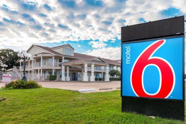 Motel 6-Waxahachie TX