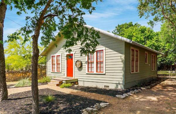 Bungalows on the Square- Unit 1