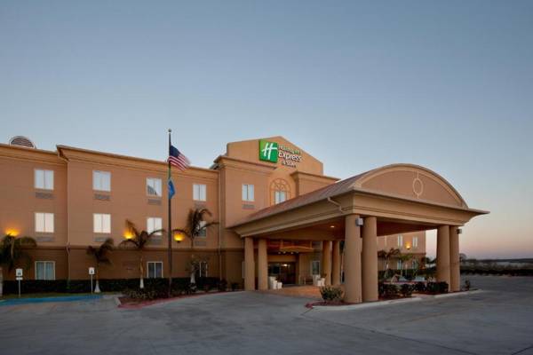 Holiday Inn Express Hotel & Suites Zapata an IHG Hotel